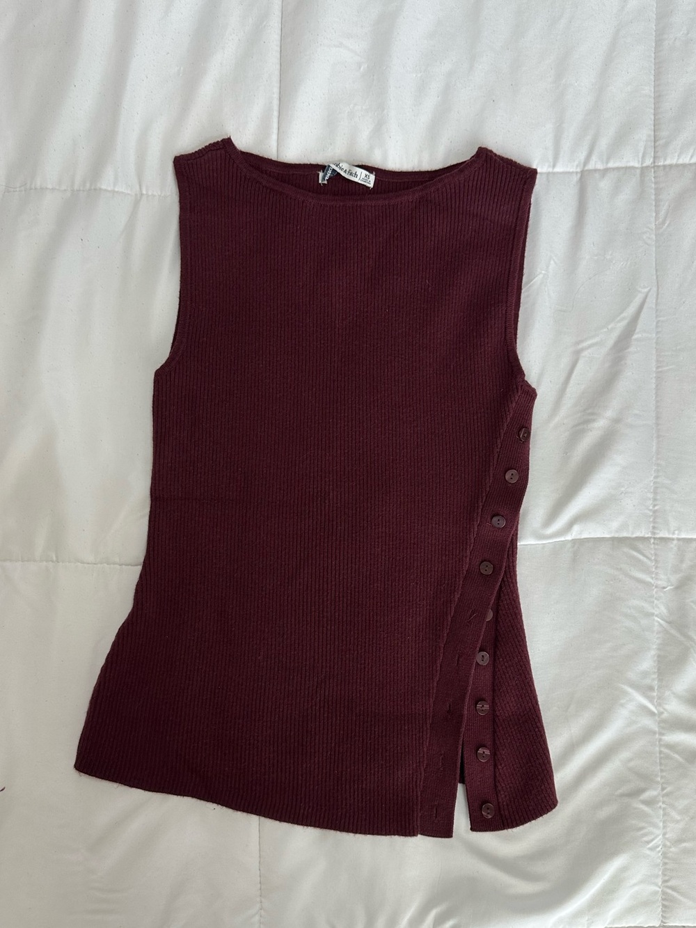 Abercrombie Sleeveless Ribbed Side-Button Top - Burgundy